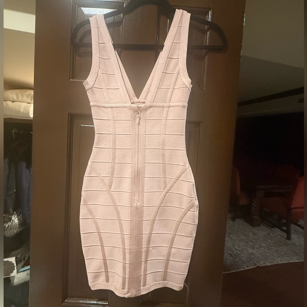 HOUSE OF CB LONDON JENNA MINI COCKTAIL DRESS, SIZE XS, NUDE/ PINK - Picture 4 of 11
